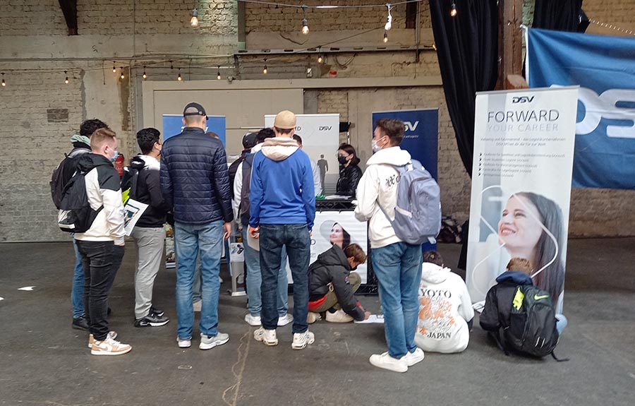 Besuch Beim „Tag Der Logistik“ Mit Der Einjährigen Berufsfachschule